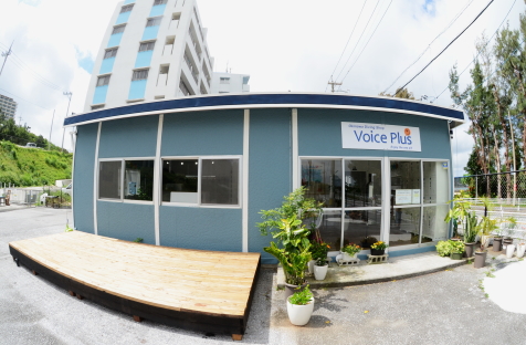スタッフ総出で、内外装ともにDIYで仕上げたお店です！
